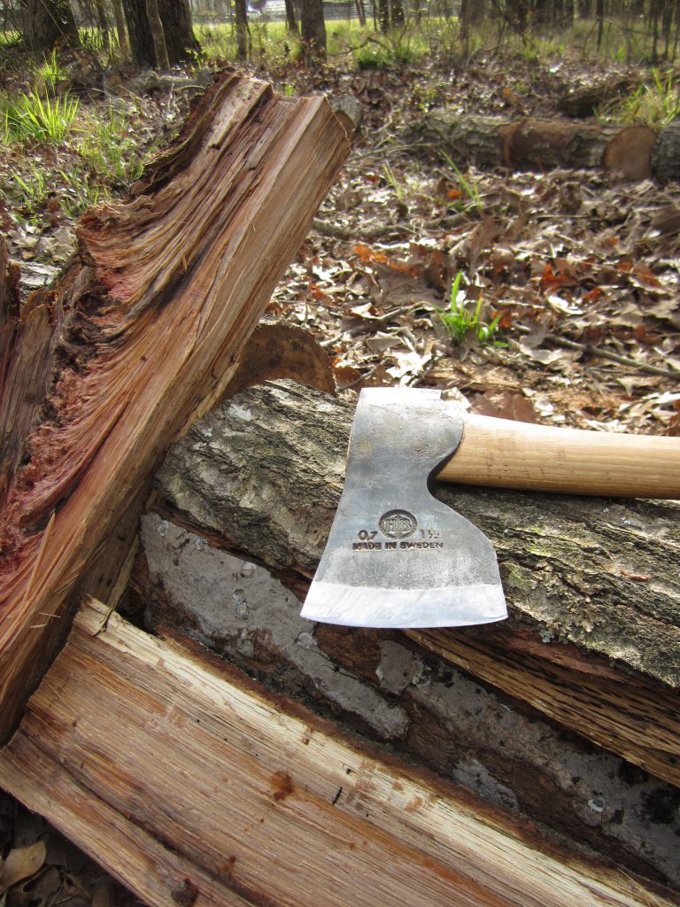 How to sharpen an axe with sandpaper